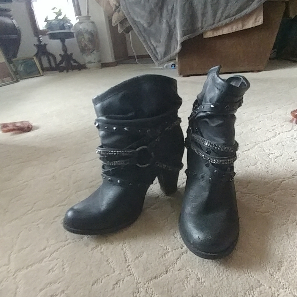 Ankle boots size 9
